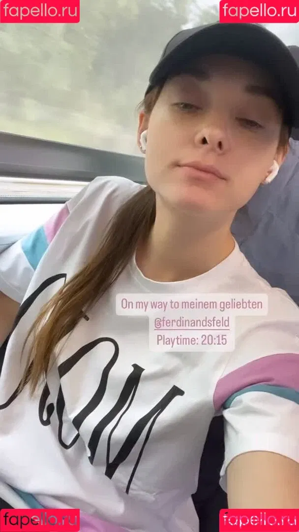 Larissa Rieß Onlyfans Photo Gallery 