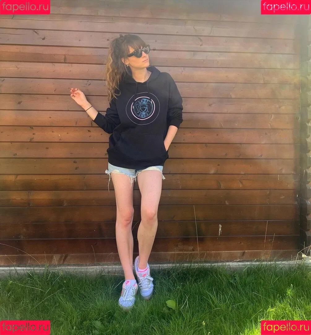 Larissa Rieß Onlyfans Photo Gallery 