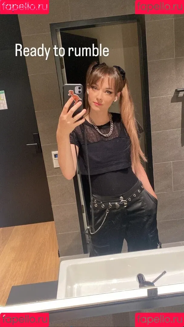 Larissa Rieß Onlyfans Photo Gallery 