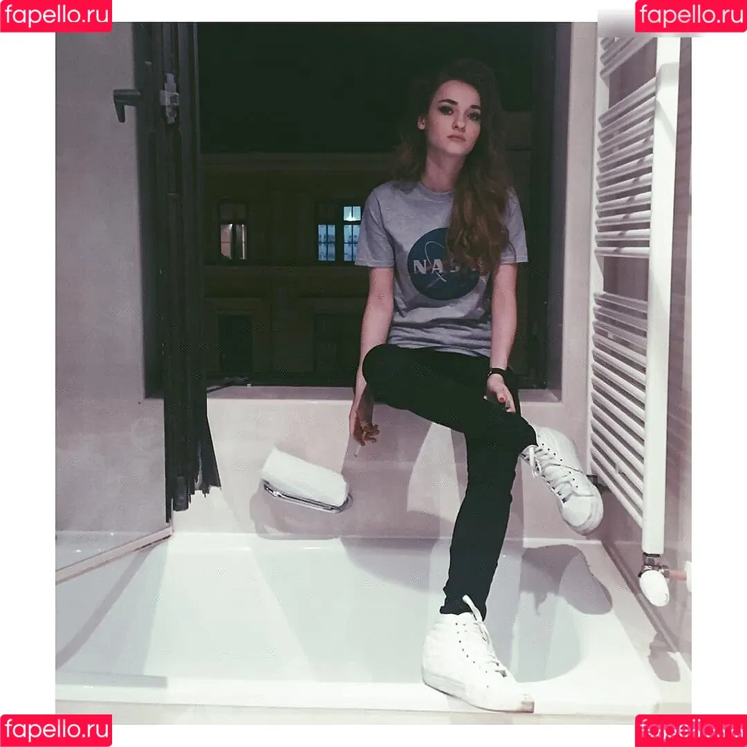 Larissa Rieß Onlyfans Photo Gallery 