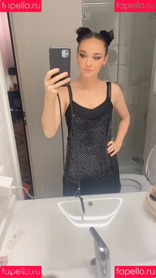 Larissa Rieß Onlyfans Photo Gallery 