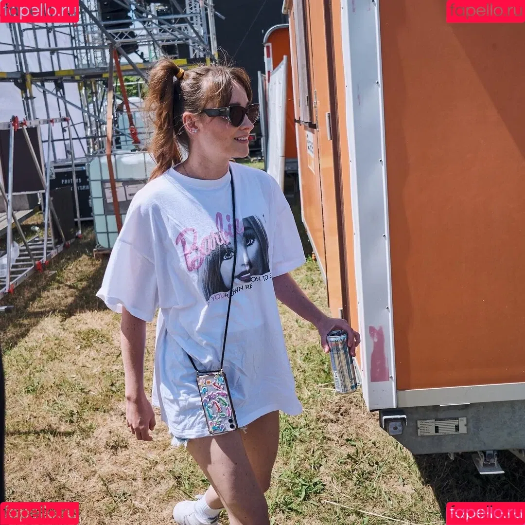 Larissa Rieß Onlyfans Photo Gallery 
