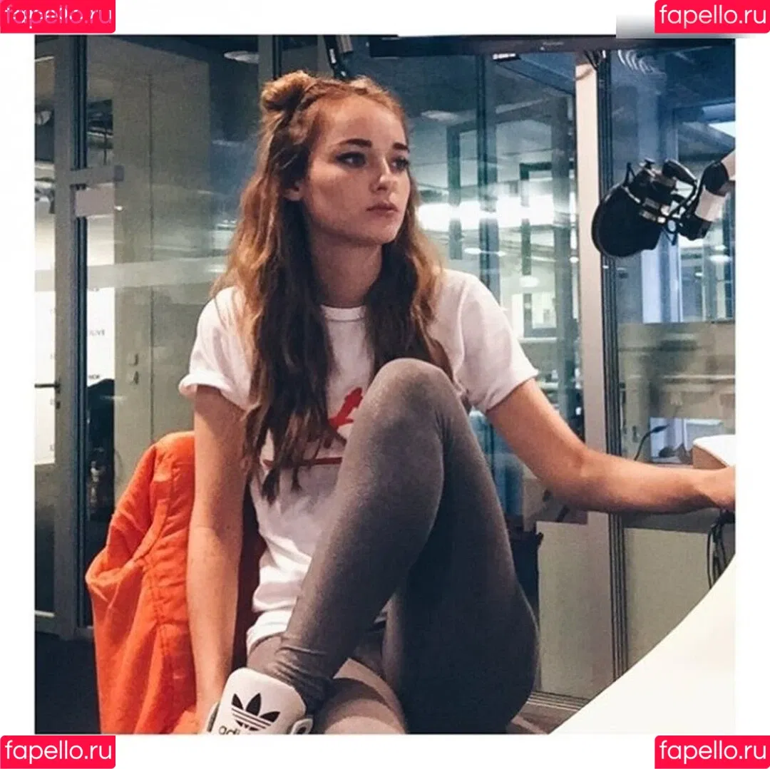 Larissa Rieß Onlyfans Photo Gallery 