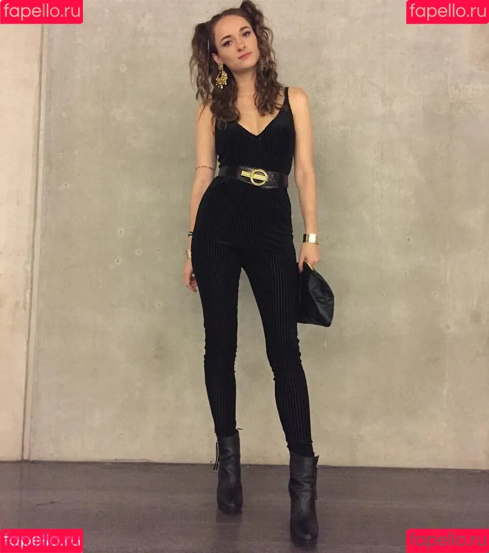 Larissa Rieß Onlyfans Photo Gallery 