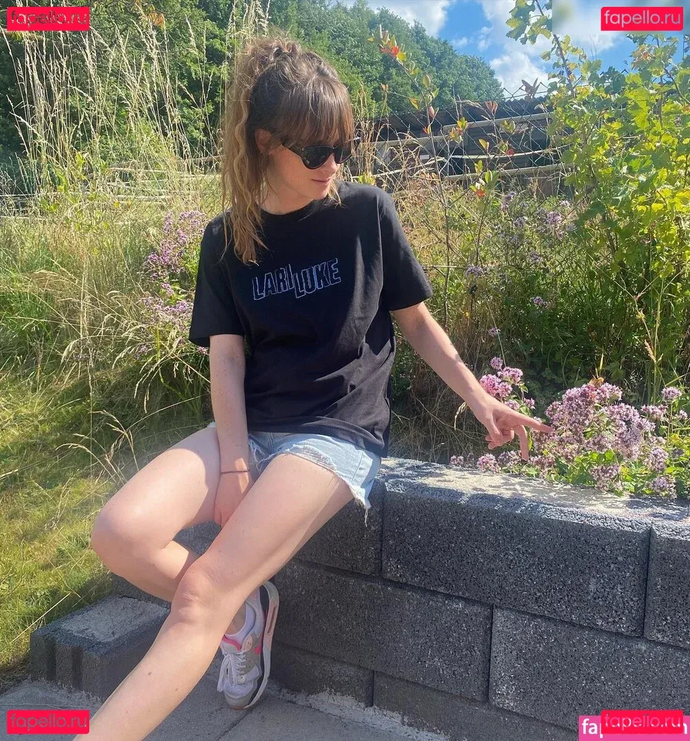 Larissa Rieß Onlyfans Photo Gallery 