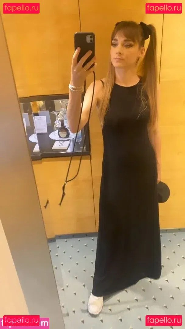 Larissa Rieß Onlyfans Photo Gallery 