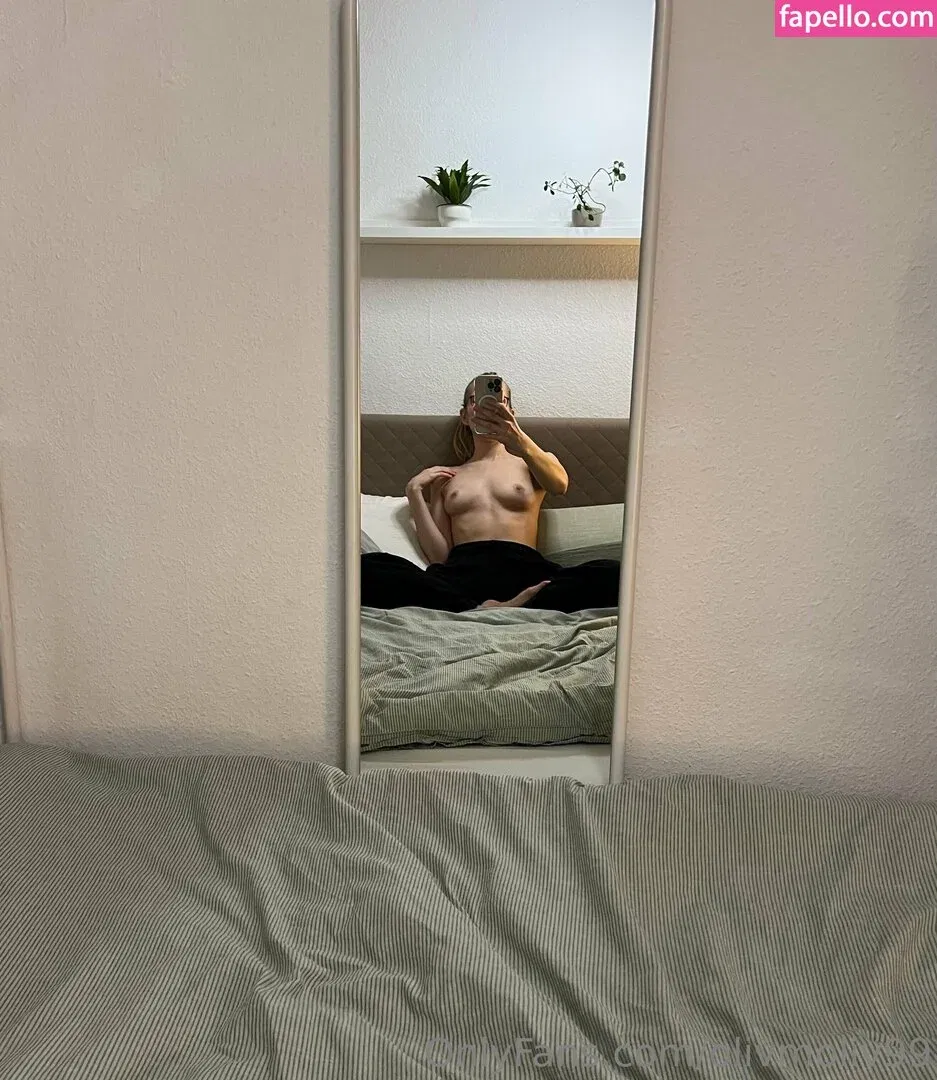 OlivMoliv99 Onlyfans Photo Gallery 