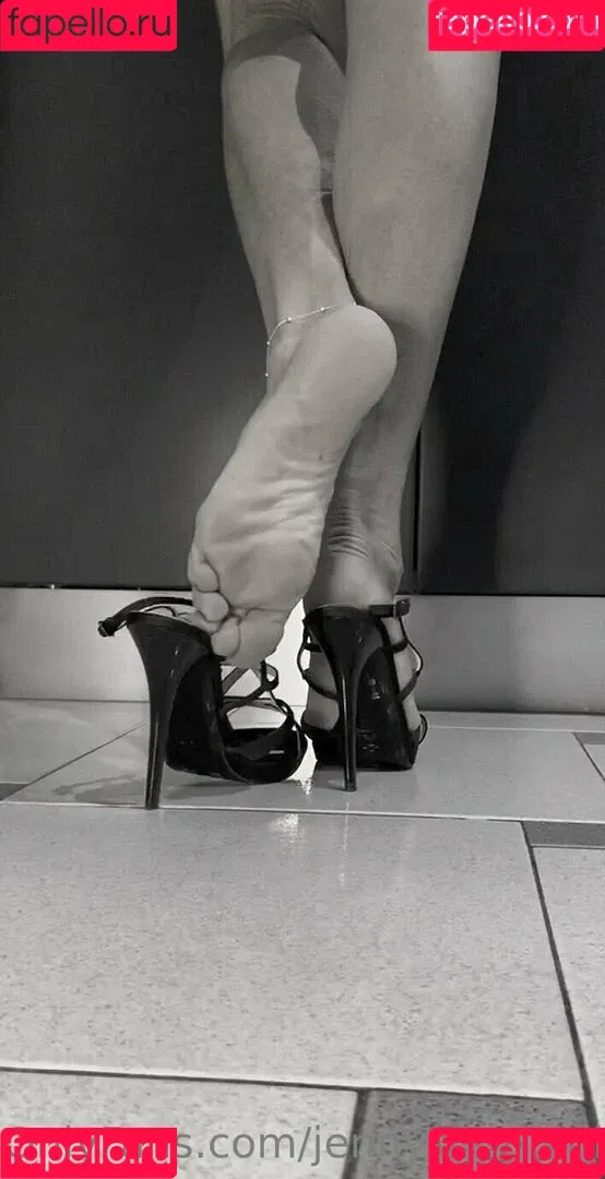jenny_38piedi Onlyfans Photo Gallery 