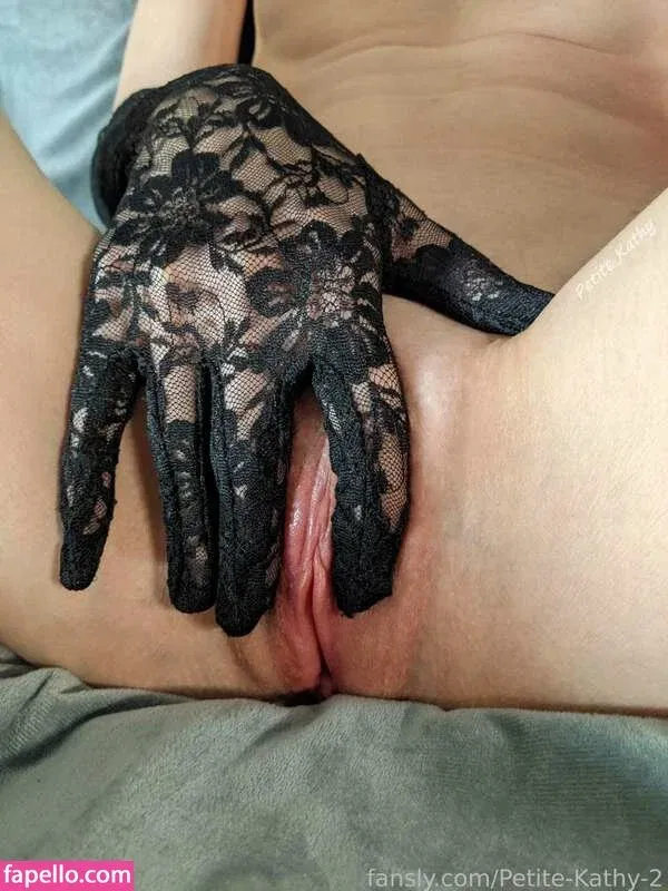 Petite_Kathy Onlyfans Photo Gallery 