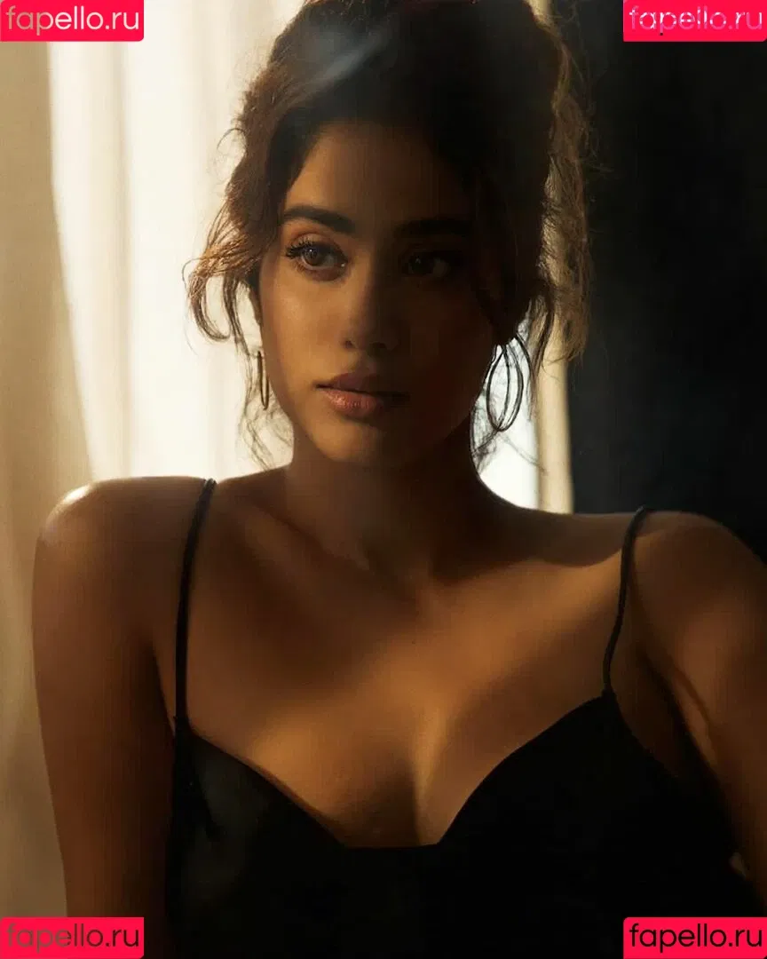Janhvi Kapoor Onlyfans Photo Gallery 