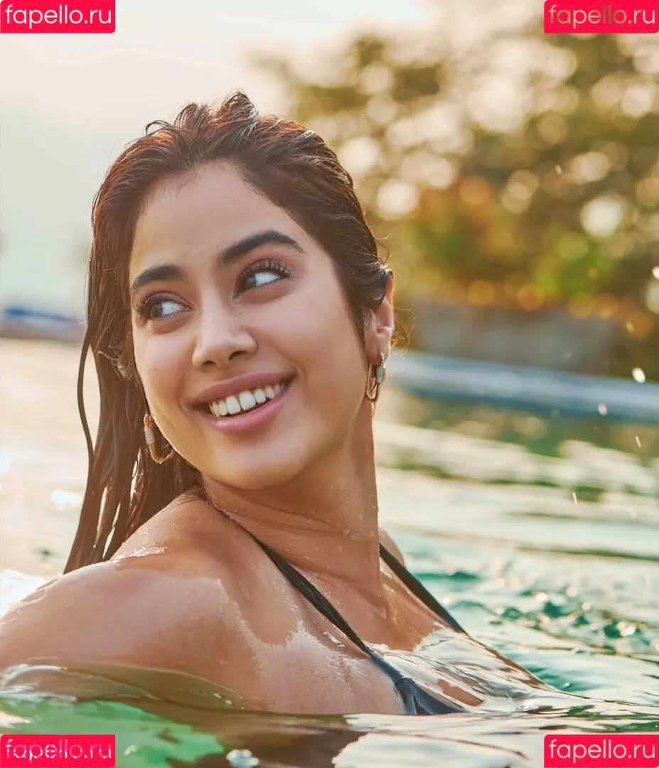 Janhvi Kapoor Onlyfans Photo Gallery 