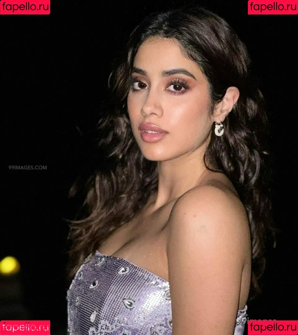 Janhvi Kapoor Onlyfans Photo Gallery 