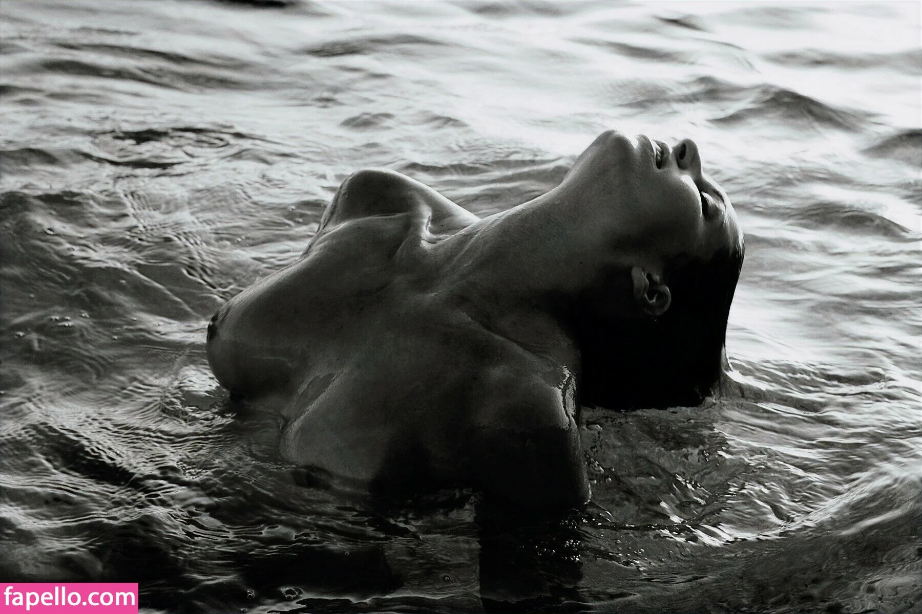 Laury Thilleman Onlyfans Photo Gallery 