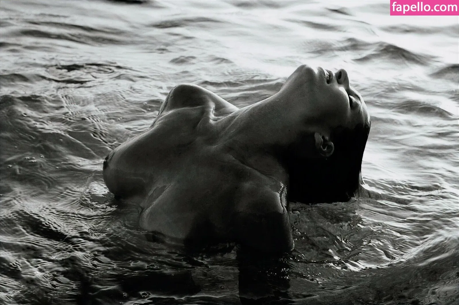 Laury Thilleman Onlyfans Photo Gallery 