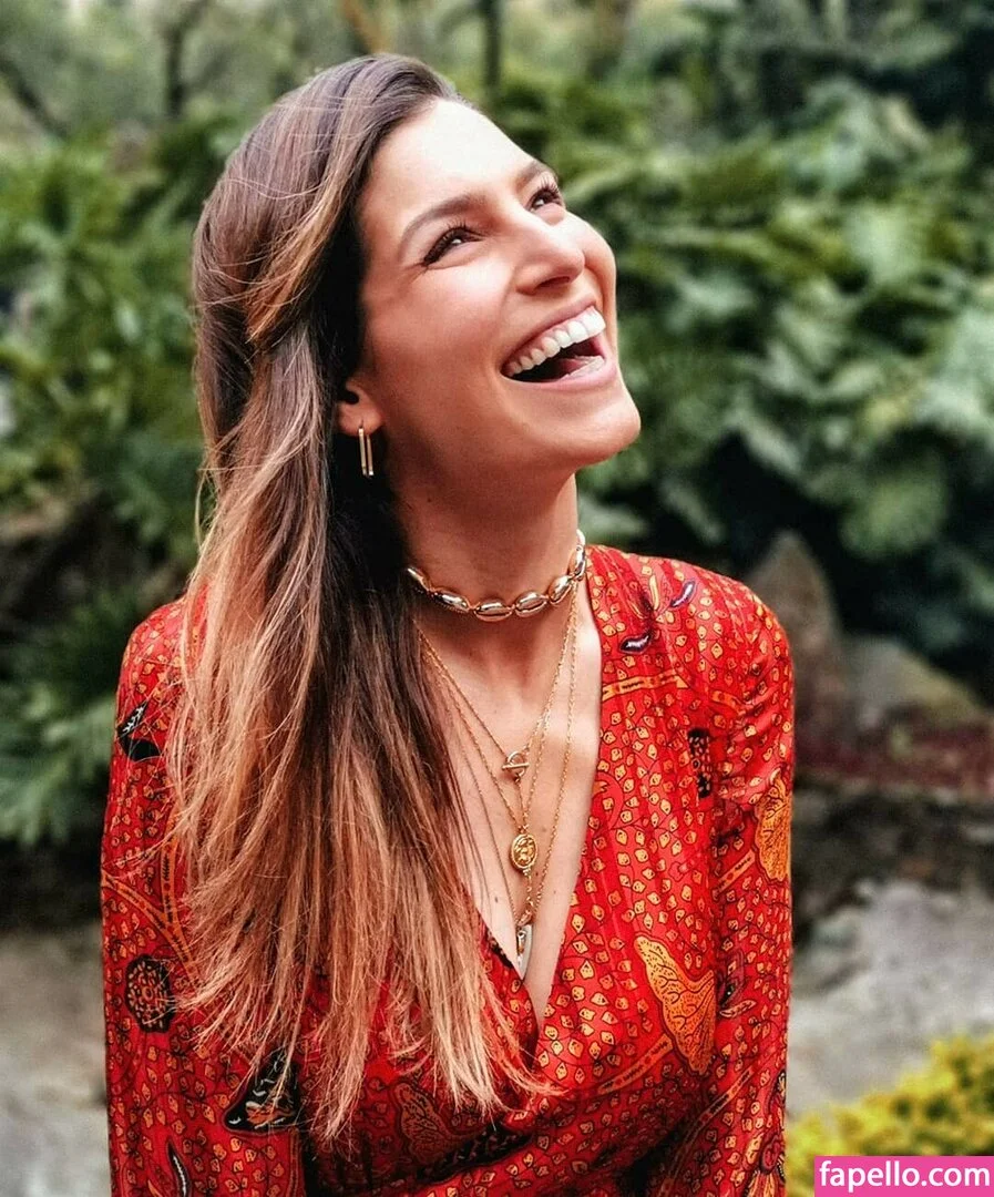 Laury Thilleman Onlyfans Photo Gallery 