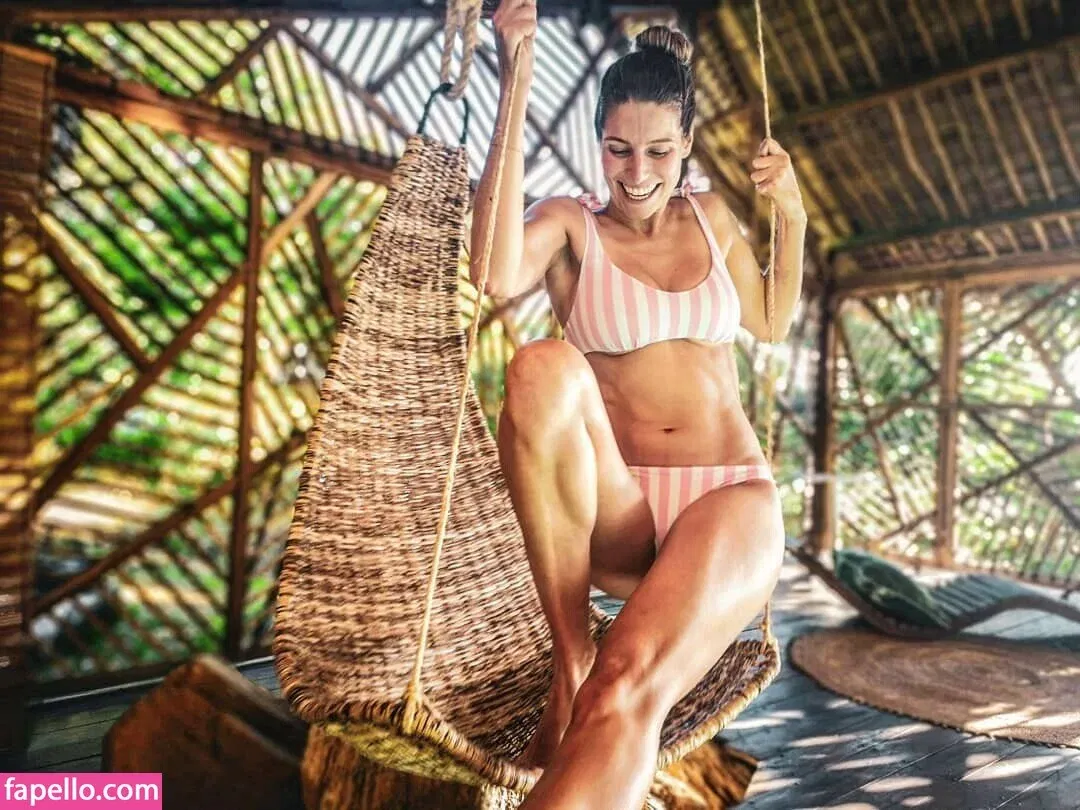 Laury Thilleman Onlyfans Photo Gallery 