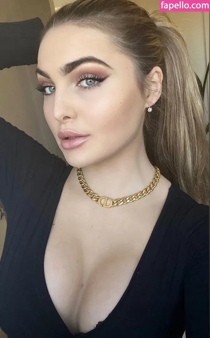 Vicces Onlyfans Photo Gallery 