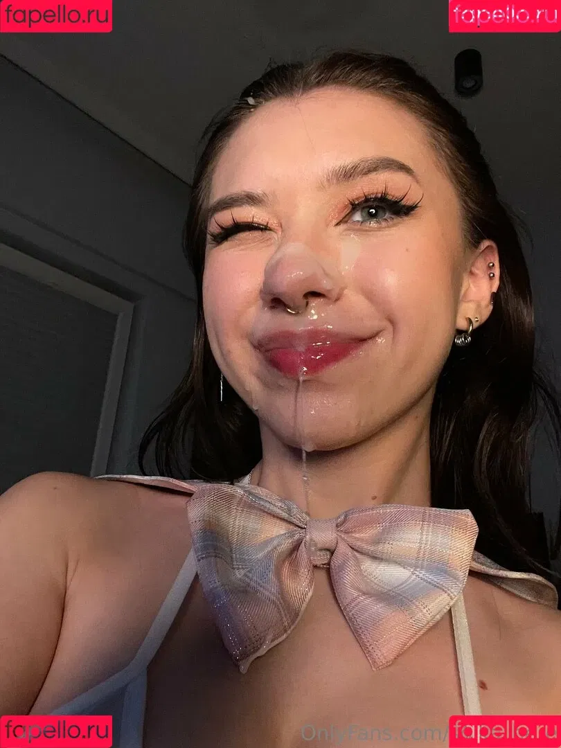 soika_here Onlyfans Photo Gallery 