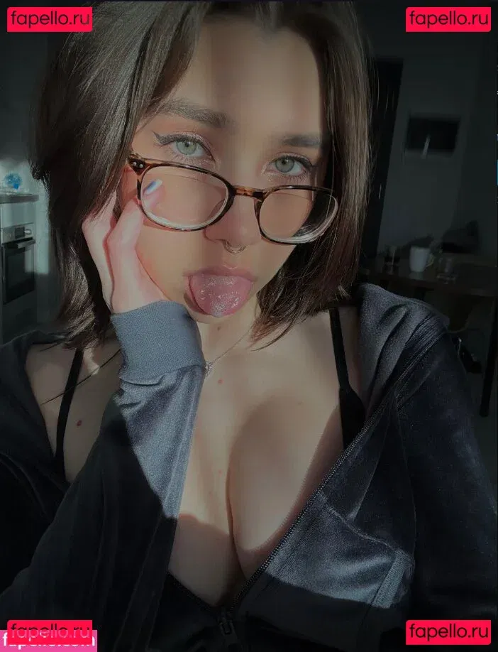 soika_here Onlyfans Photo Gallery 