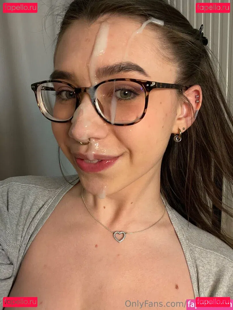 soika_here Onlyfans Photo Gallery 