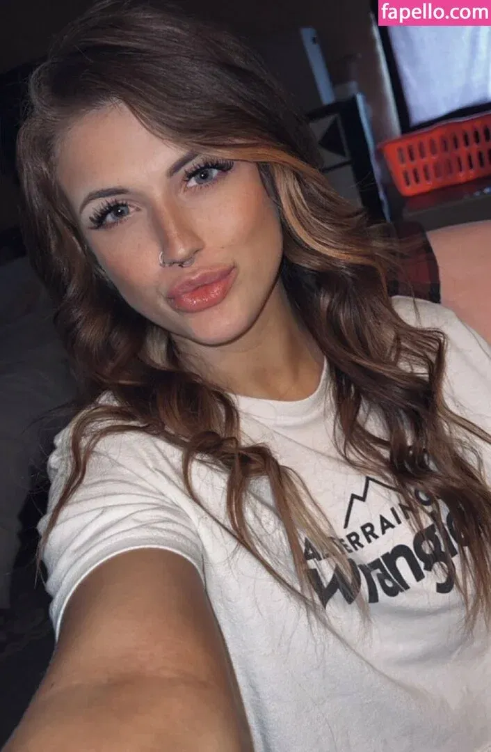 Nicholemhoward Onlyfans Photo Gallery 