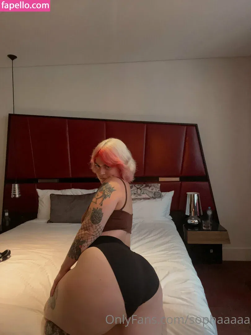 Soph Lewis Onlyfans Photo Gallery 