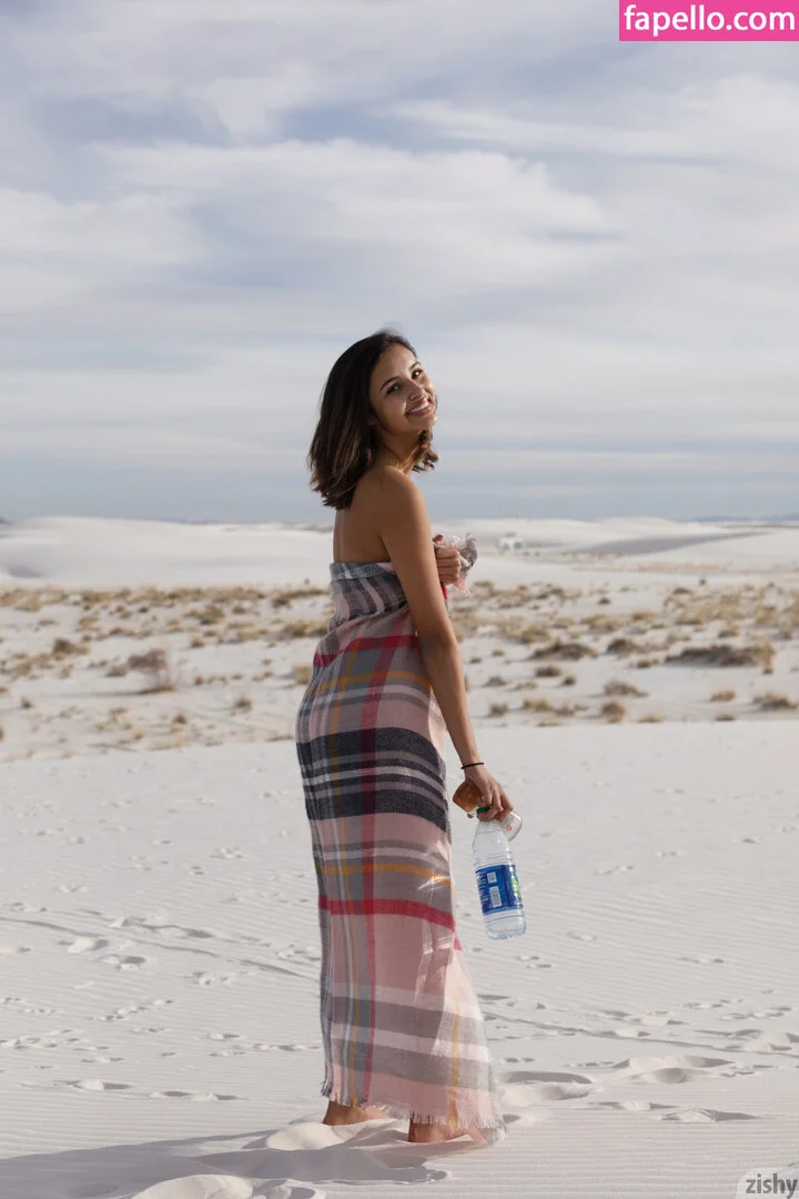 Zishys Alejandra Cobos Onlyfans Photo Gallery 