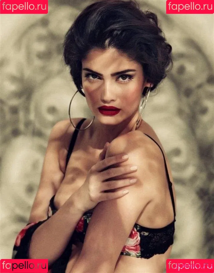 Shermine Shahrivar Onlyfans Photo Gallery 