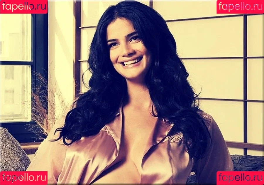 Shermine Shahrivar Onlyfans Photo Gallery 