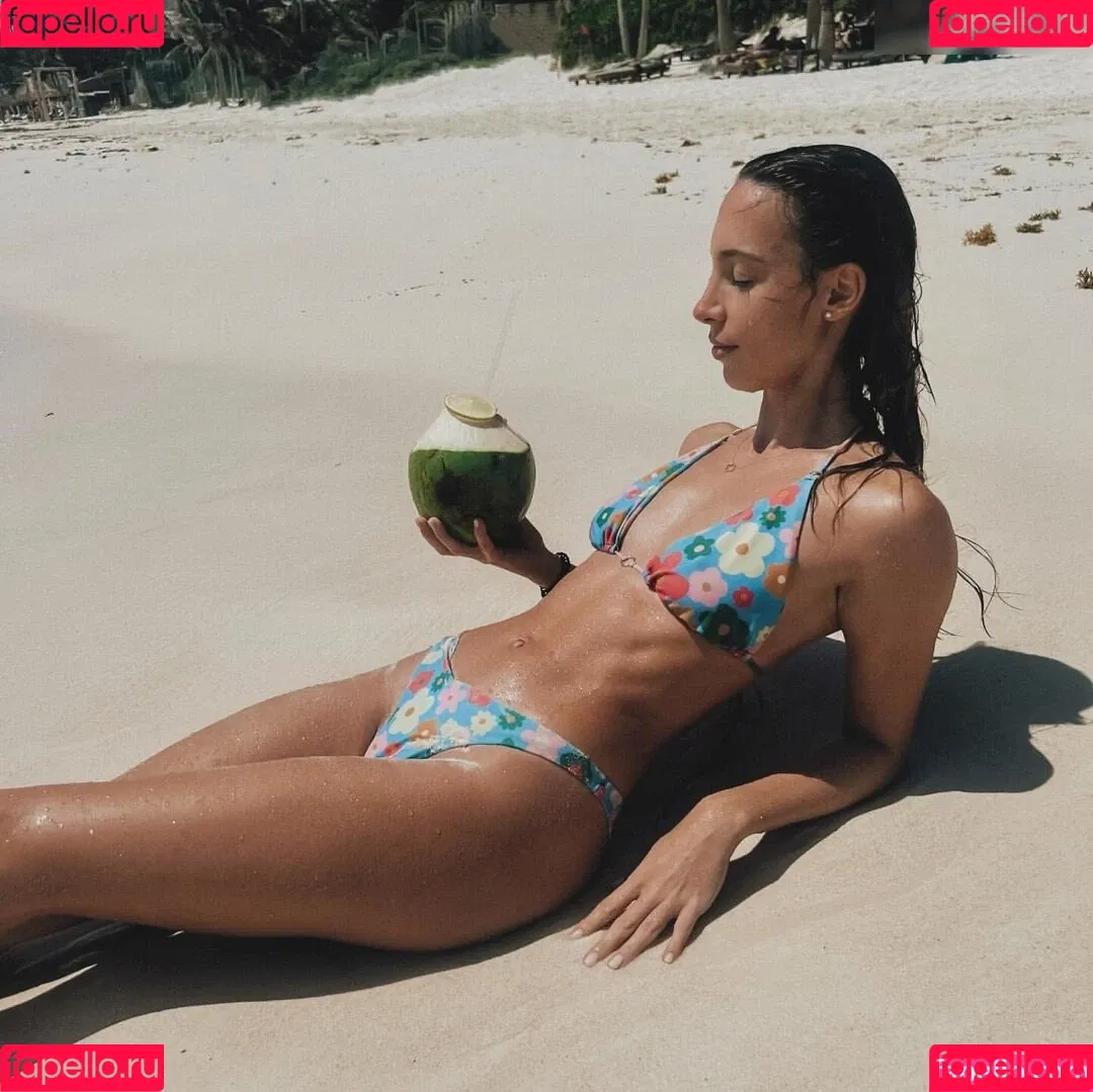 Rebecca Looschelders Onlyfans Photo Gallery 