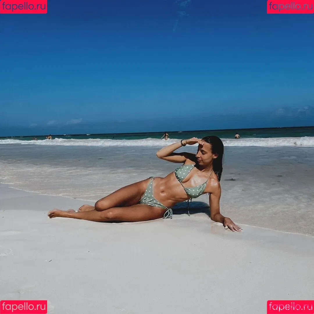 Rebecca Looschelders Onlyfans Photo Gallery 