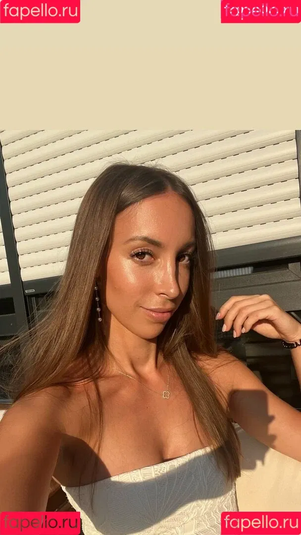 Rebecca Looschelders Onlyfans Photo Gallery 