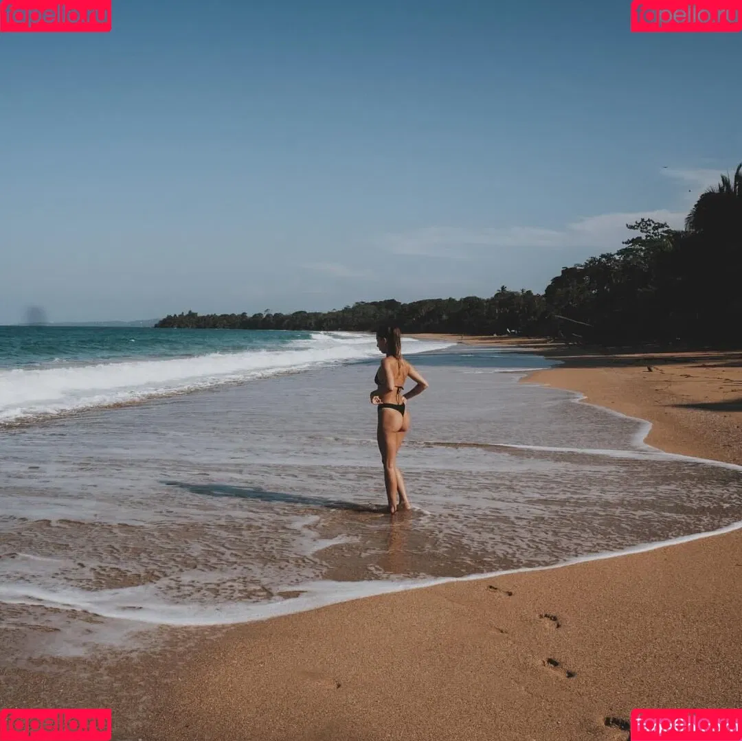 Rebecca Looschelders Onlyfans Photo Gallery 
