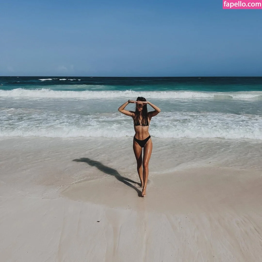 Rebecca Looschelders Onlyfans Photo Gallery 