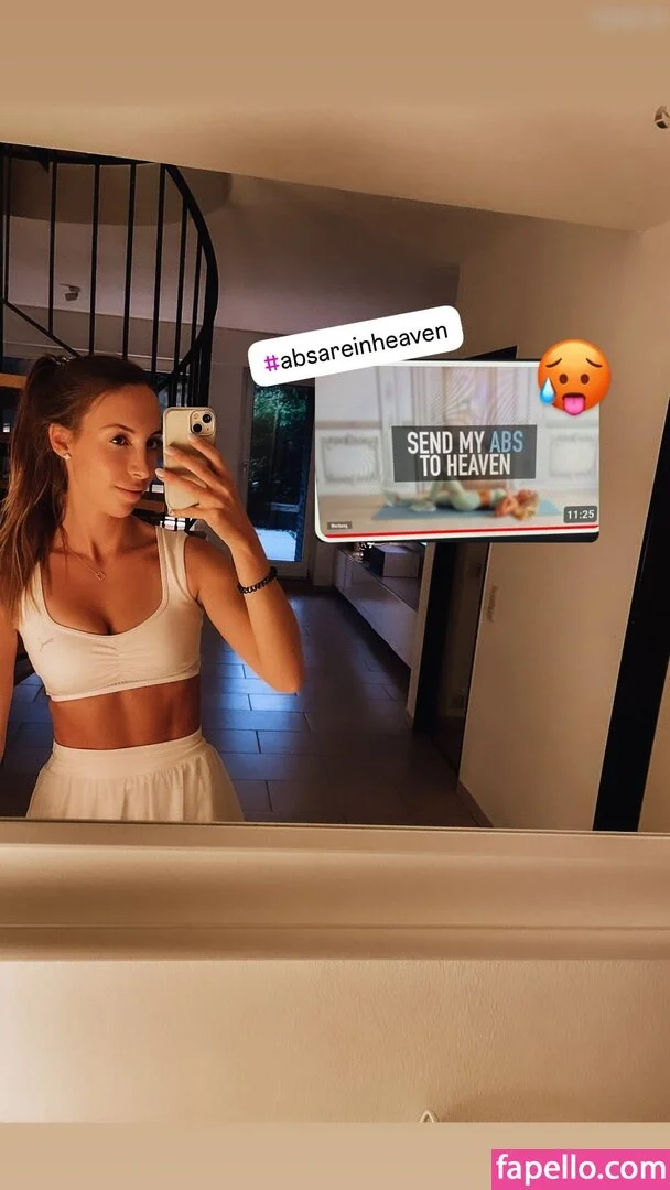 Rebecca Looschelders Onlyfans Photo Gallery 