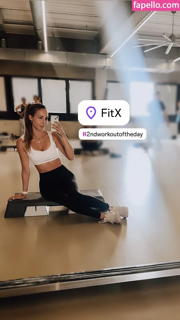 Rebecca Looschelders Onlyfans Photo Gallery 