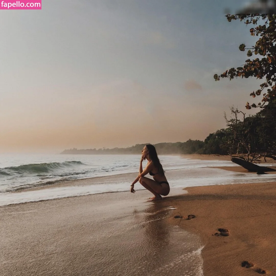 Rebecca Looschelders Onlyfans Photo Gallery 