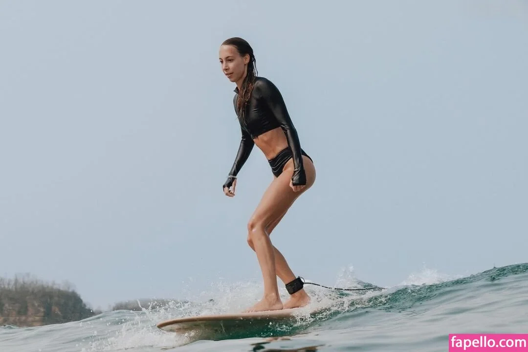 Rebecca Looschelders Onlyfans Photo Gallery 