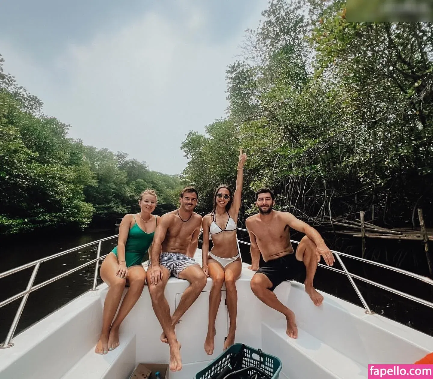 Rebecca Looschelders Onlyfans Photo Gallery 