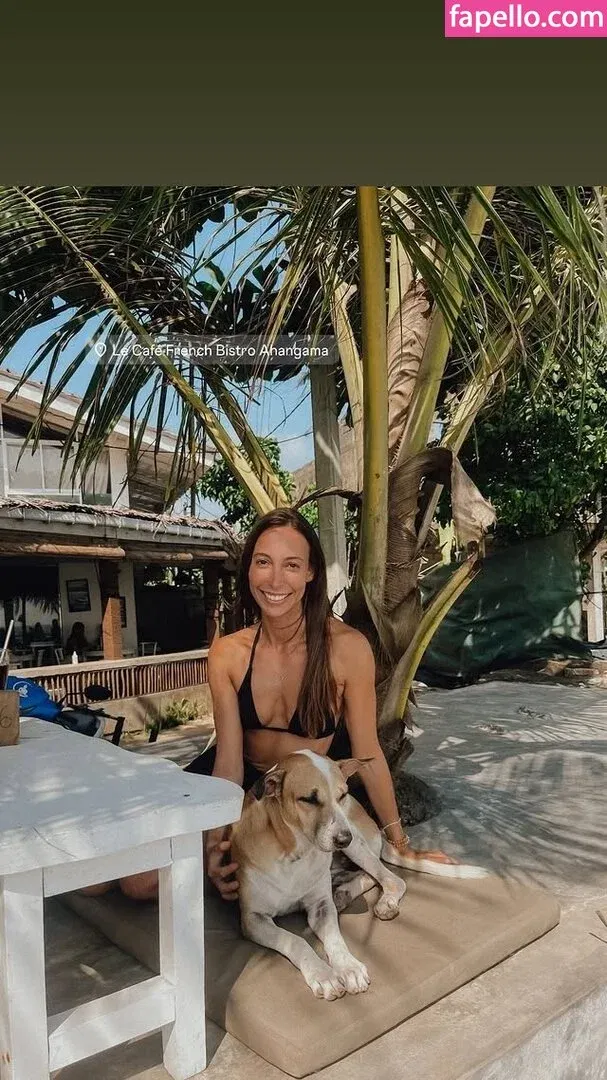 Rebecca Looschelders Onlyfans Photo Gallery 