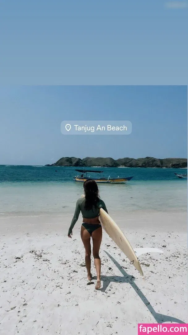 Rebecca Looschelders Onlyfans Photo Gallery 