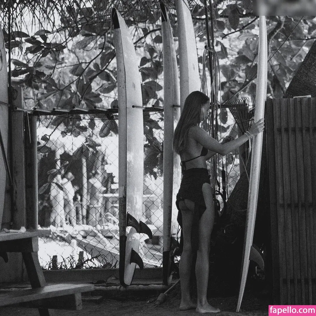 Rebecca Looschelders Onlyfans Photo Gallery 