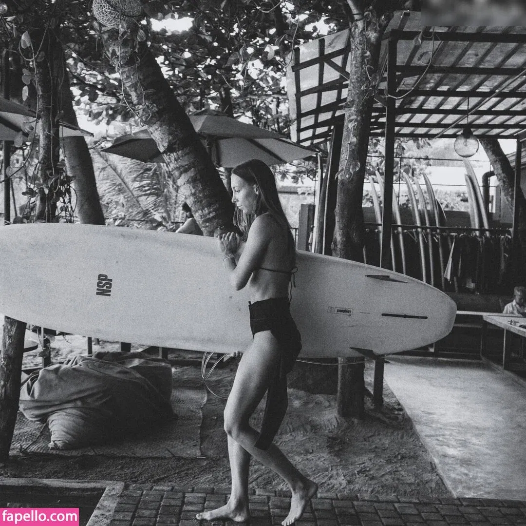 Rebecca Looschelders Onlyfans Photo Gallery 