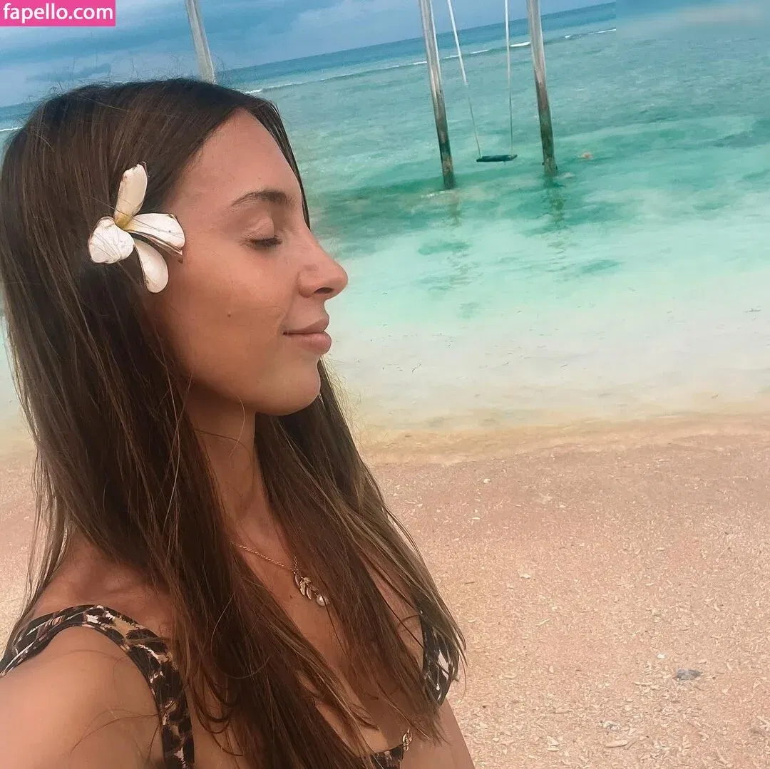 Rebecca Looschelders Onlyfans Photo Gallery 