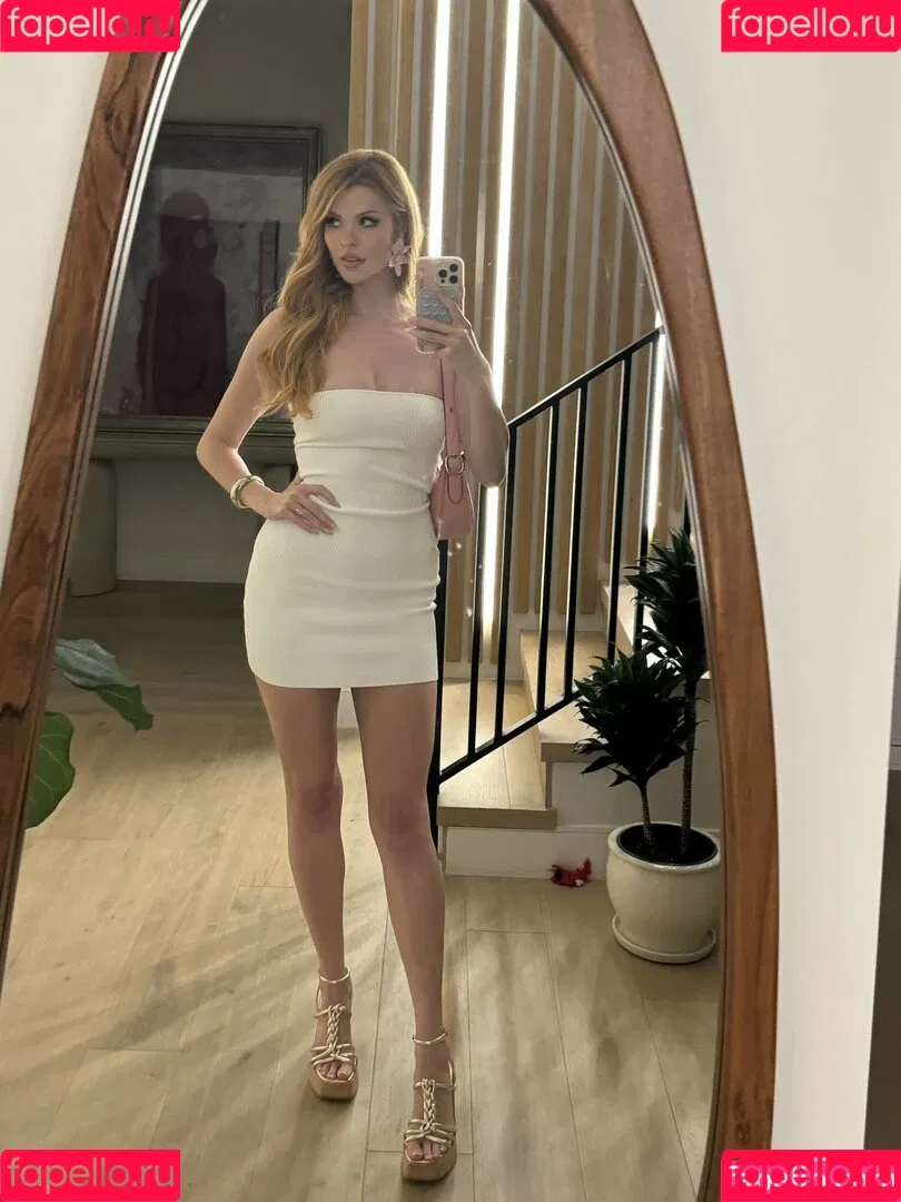 Elly Clutch Onlyfans Photo Gallery 
