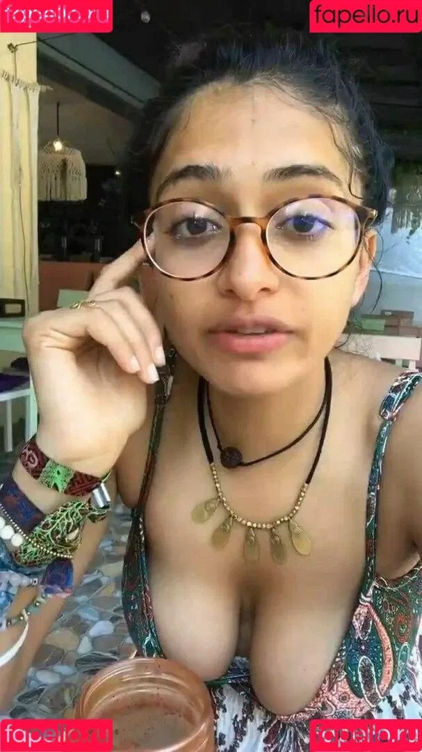 WanderingKamya Onlyfans Photo Gallery 