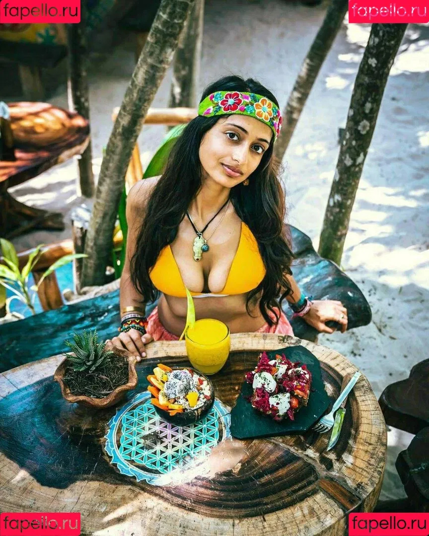 WanderingKamya Onlyfans Photo Gallery 