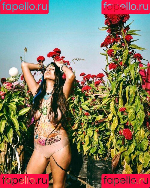 WanderingKamya Onlyfans Photo Gallery 