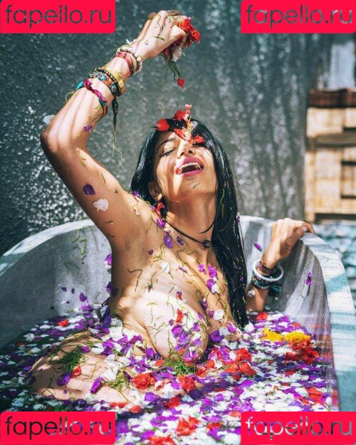 WanderingKamya Onlyfans Photo Gallery 