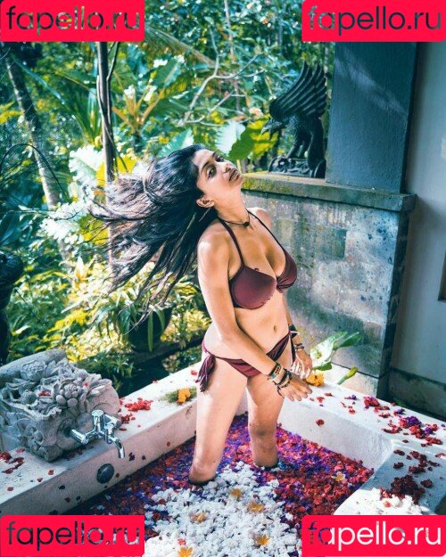 WanderingKamya Onlyfans Photo Gallery 